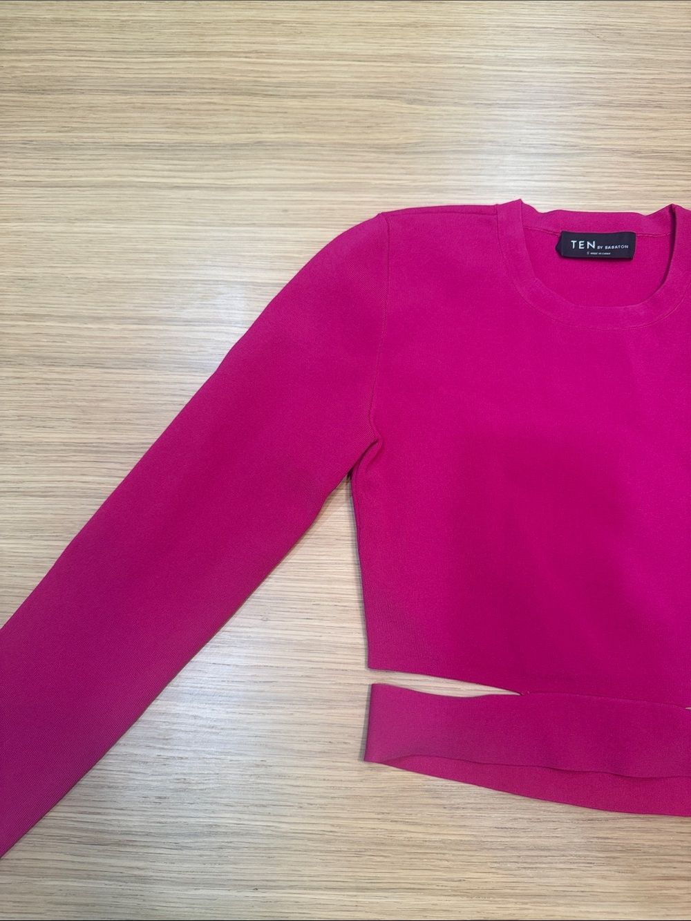 TEN by Aritzia Hot Pink Cropped Long Sleeve Top - Picture 6 of 7